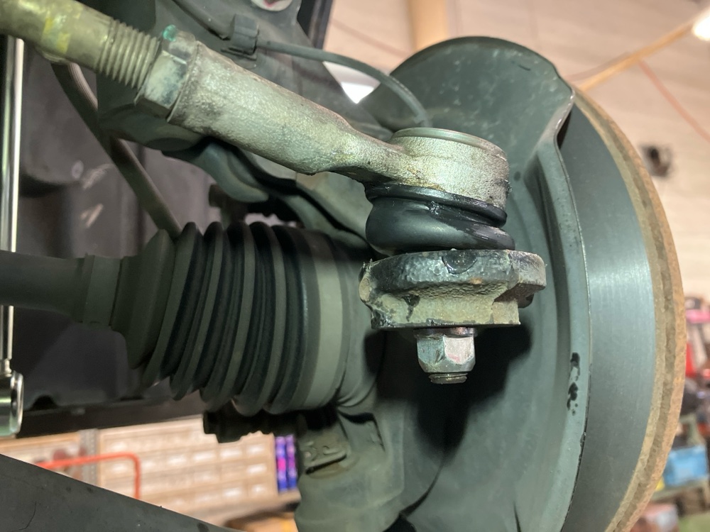 日野市　八王子市　タイロッドエンドブーツ　破れ