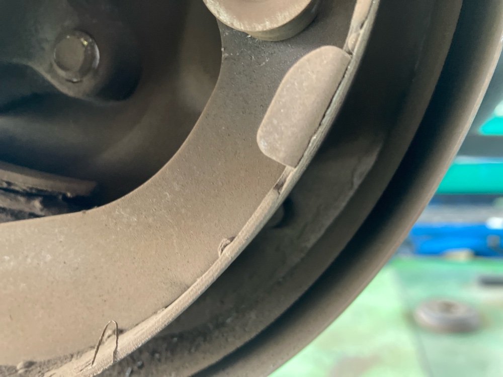 シューが摩耗している状態